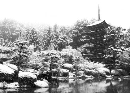 瑠璃光寺五重塔雪景色