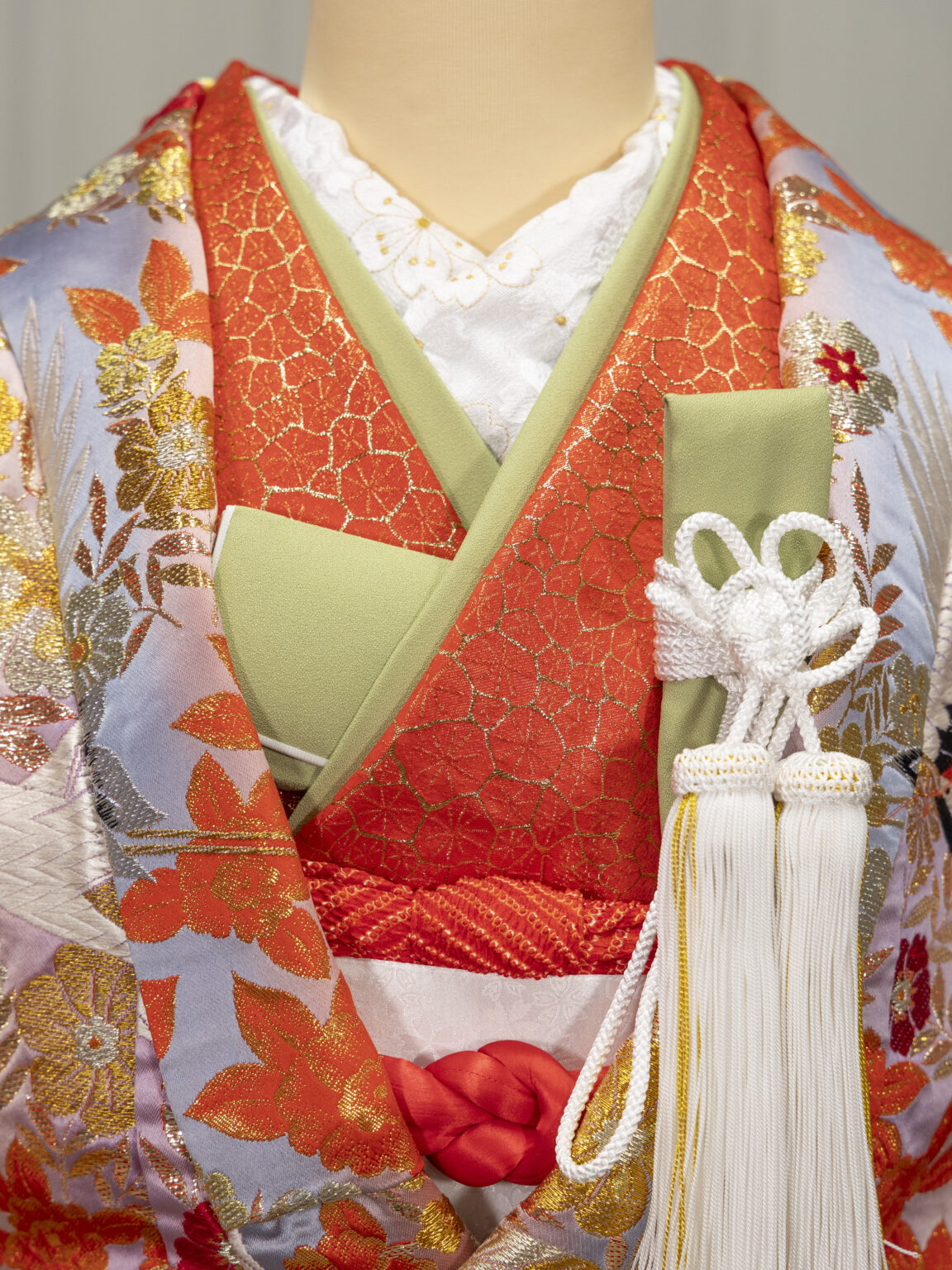 掛下緋色・懐剣筥迫飾り襟麹塵(きくじん)色12 | 山口 結婚衣装