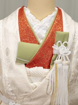 掛下緋色・懐剣筥迫飾り襟麹塵（きくじん）色06