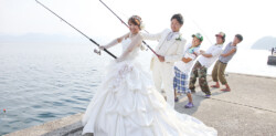 友人と魚釣り