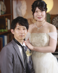 山口のフォトウェディング｜スタジオ内で撮影するM-Wedding